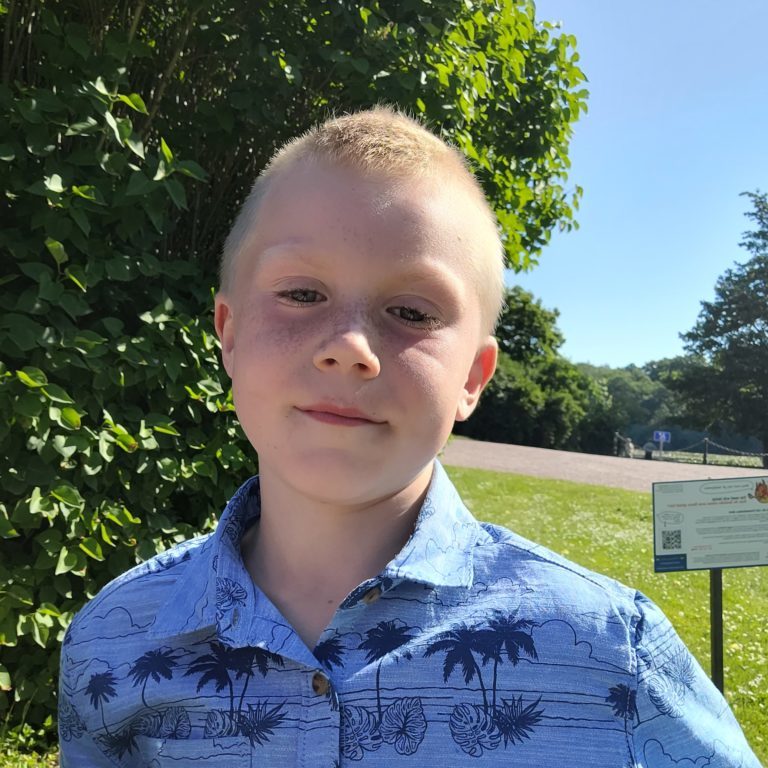 1656081698273456049511934245809