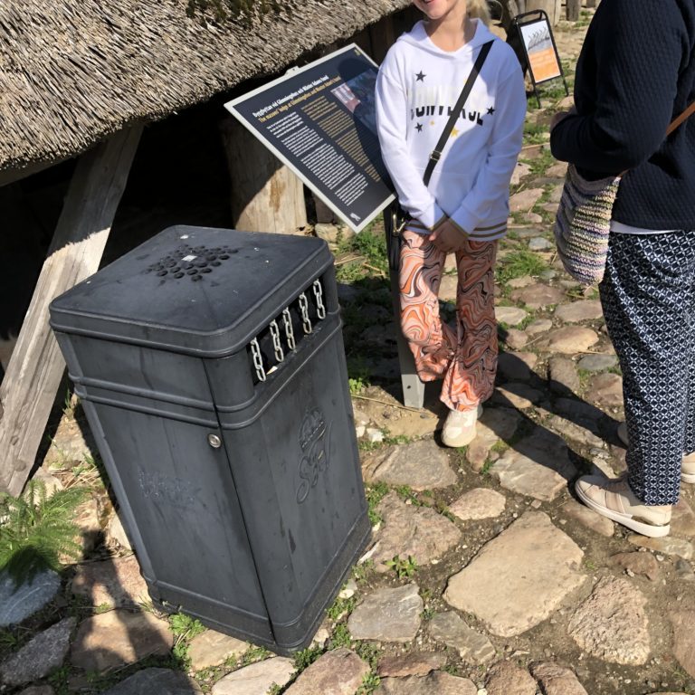 772E7E54-03D1-4E2D-8EB4-93FD7E94197C